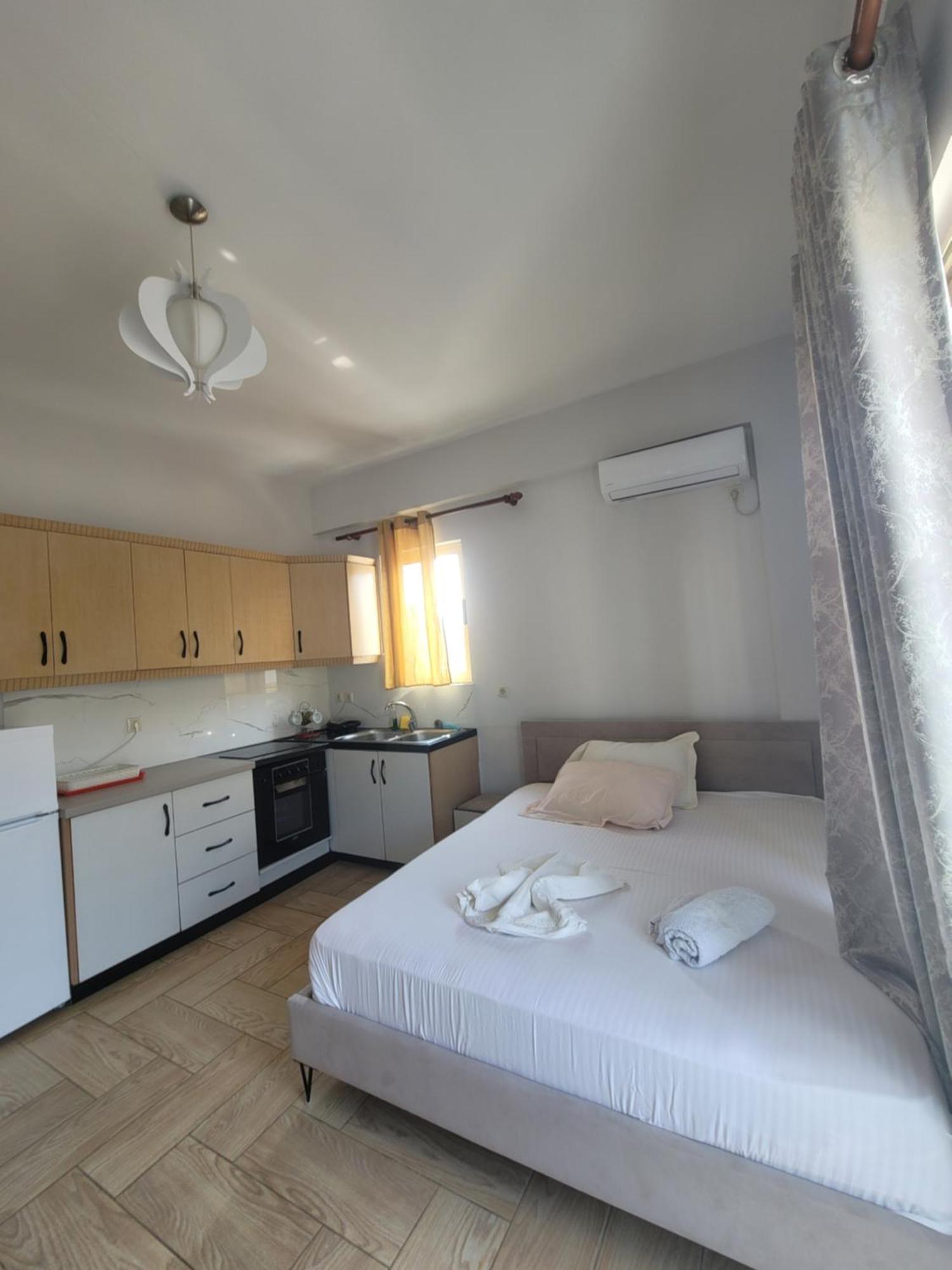 Lea's * Sarandë